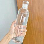 ⁦زجاجة اكليريك مقسمه بالساعات للتذكير والتحفيز علي شرب المياه وقت ممارسة الرياضة والعمل⁩ - الصورة ⁦2⁩