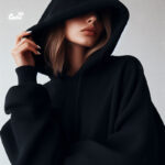 ⁦Woops هودي اوفر سايز قطن  باللون الأسود⁩ - الصورة ⁦2⁩