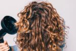 ⁦دفيوزر عمل الشعر كيرلي يركب على أي سشوار⁩ - الصورة ⁦3⁩