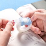 ⁦شريط لزق شفاف لتصليح القطع للاوراق والكتب قابل للكتابة قطعتين⁩ - الصورة ⁦3⁩