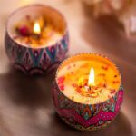 ⁦شمع معطر في علب صاج بأشكال مختلفة مبهجة⁩ - الصورة ⁦7⁩