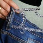 ⁦طقم شماعات أكريليك شفافة بتصميم بابلز 6 قطع لتنظيم الملابس داخل الدولاب⁩ - الصورة ⁦5⁩
