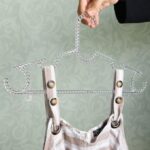 ⁦طقم شماعات أكريليك شفافة بتصميم بابلز 6 قطع لتنظيم الملابس داخل الدولاب⁩ - الصورة ⁦8⁩